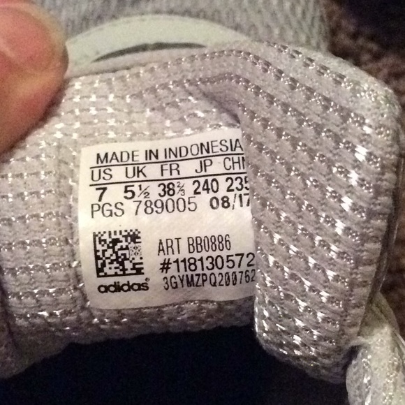 Adidas running shoe size 7 - Picture 4 of 4